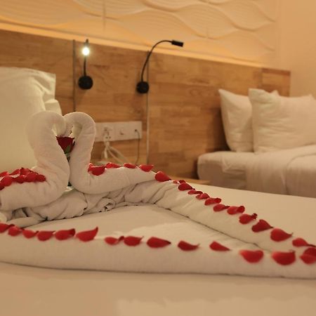 Hotel Shwe Gone Daing, Янгон Экстерьер фото