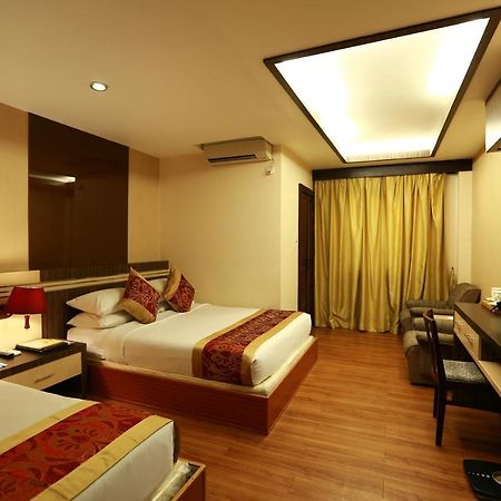 Hotel Shwe Gone Daing, Янгон Экстерьер фото