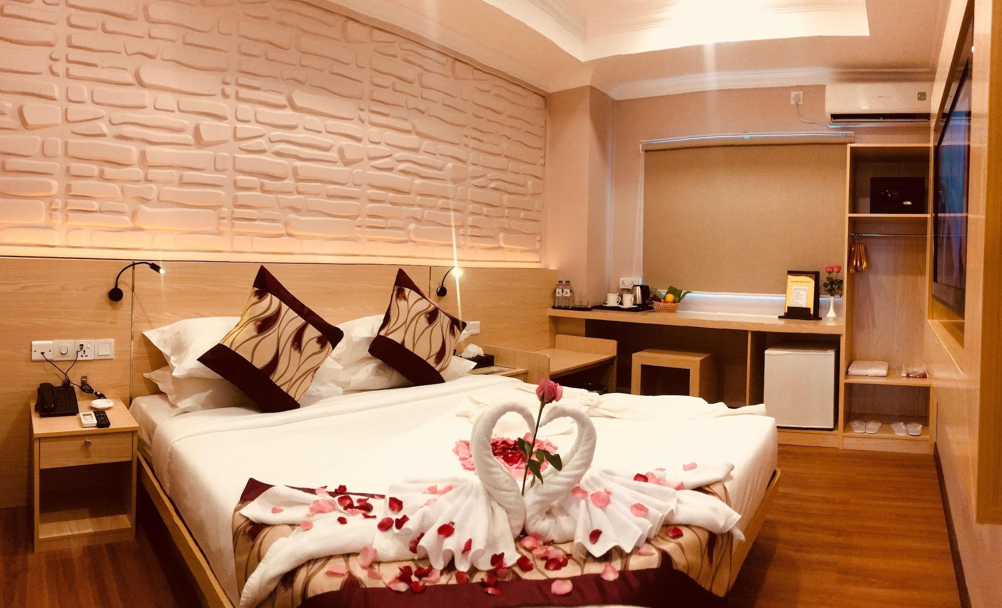 Hotel Shwe Gone Daing, Янгон Экстерьер фото