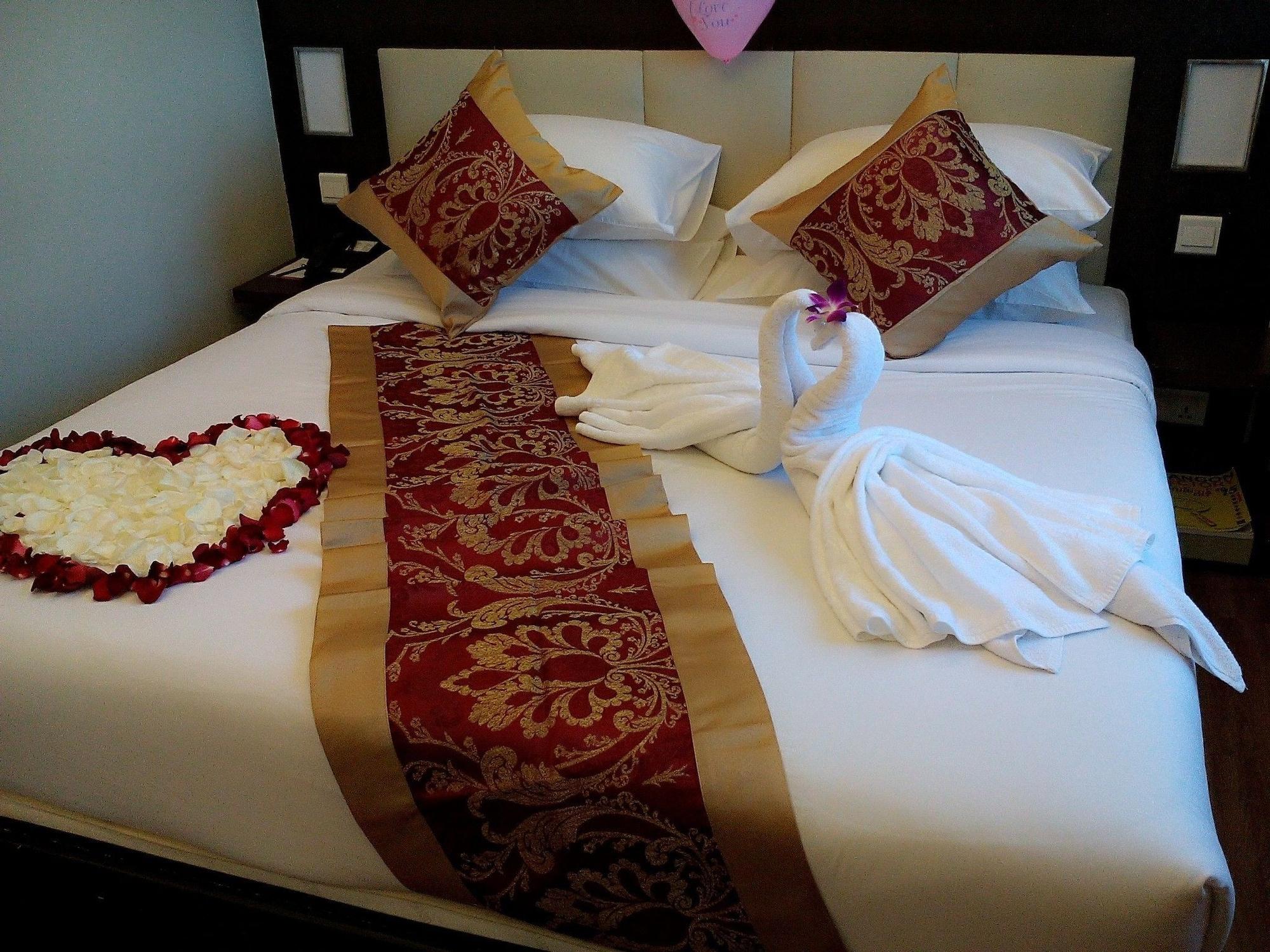 Hotel Shwe Gone Daing, Янгон Экстерьер фото