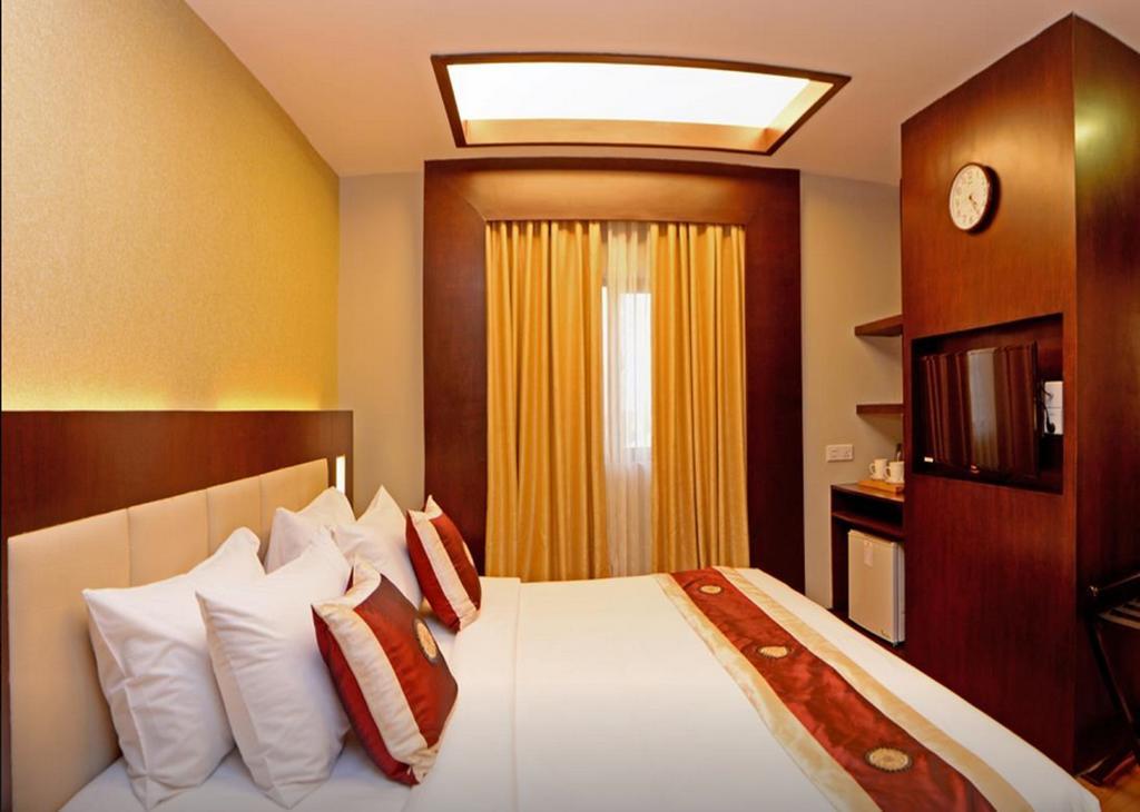 Hotel Shwe Gone Daing, Янгон Экстерьер фото