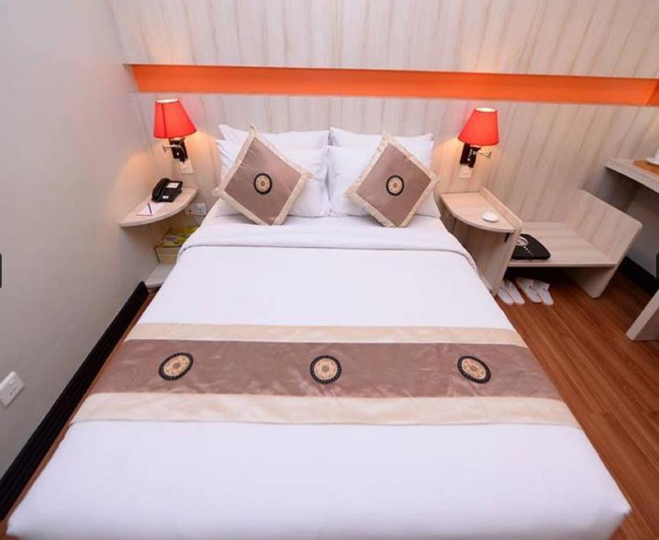 Hotel Shwe Gone Daing, Янгон Экстерьер фото