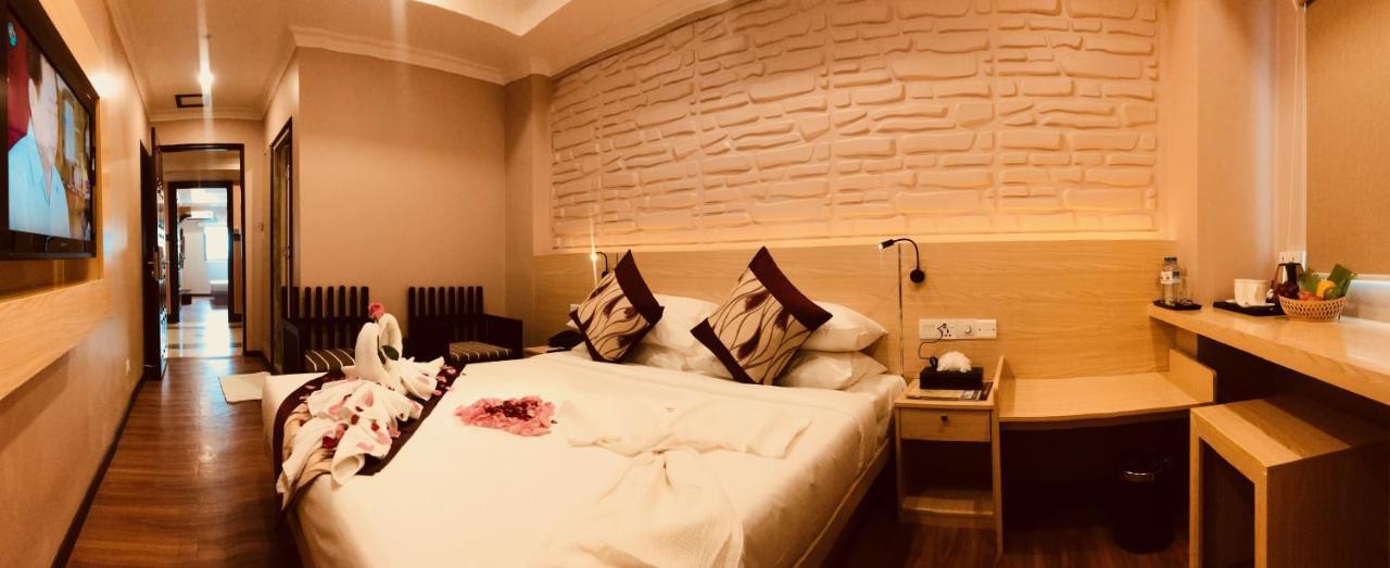 Hotel Shwe Gone Daing, Янгон Экстерьер фото