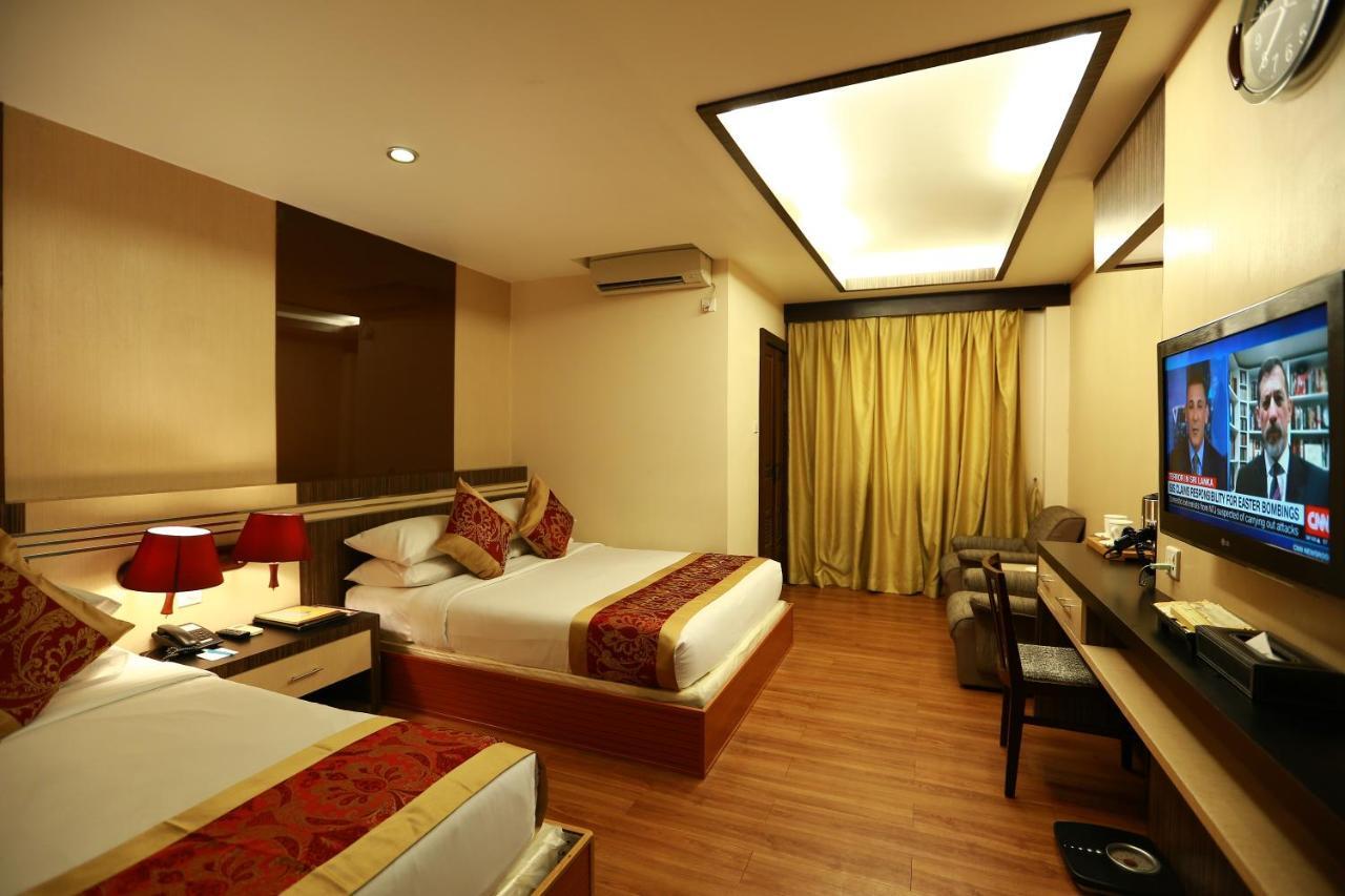 Hotel Shwe Gone Daing, Янгон Экстерьер фото